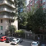 2 Bedrooms Apartment in Garibaldi District
